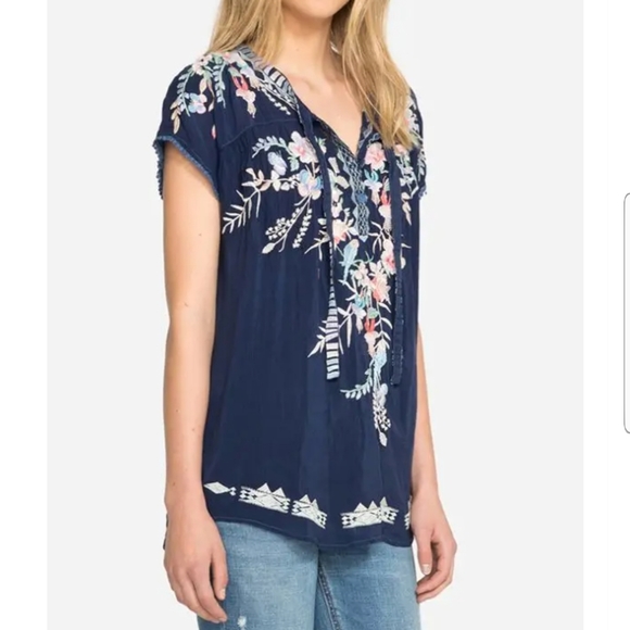 DREAMING BLOUSE - Picture 3 of 5